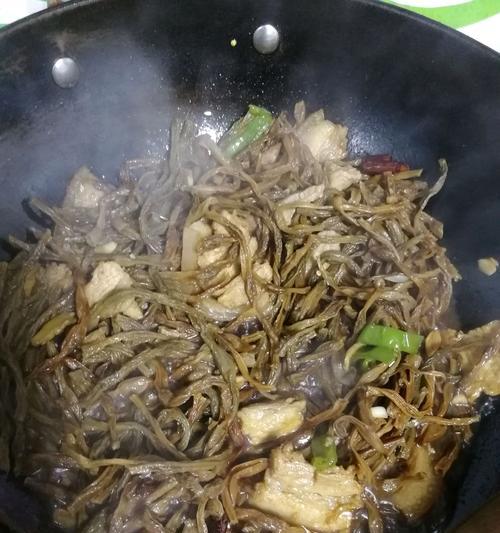 五花肉烧豇豆干怎么做？步骤和技巧有哪些？