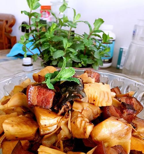 五花肉烧干笋怎么做？步骤和技巧有哪些？