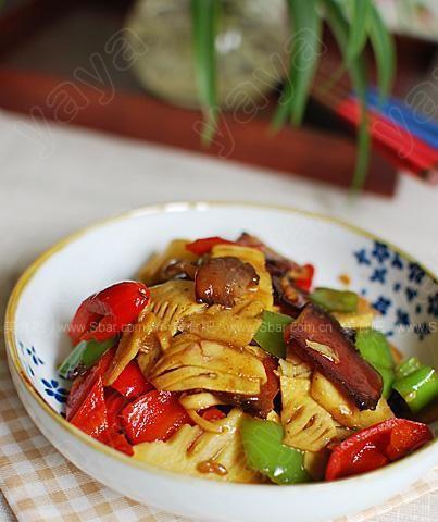 五花肉烧春笋怎么做？步骤和技巧有哪些？
