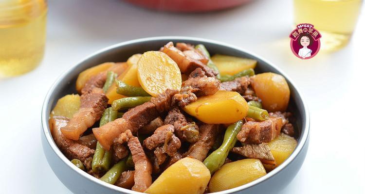 五花肉烧八带怎么做？步骤和技巧有哪些？  第2张