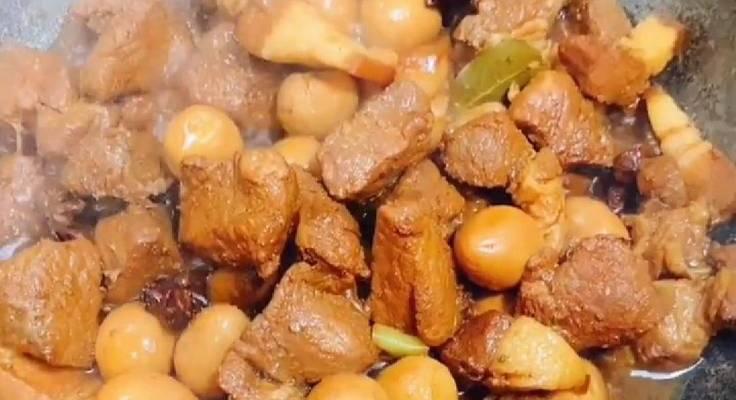 五花肉烧鹌鹑蛋怎么做？步骤和技巧有哪些？  第2张