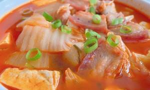 五花肉泡菜汤怎么做？有哪些步骤和技巧？  第3张