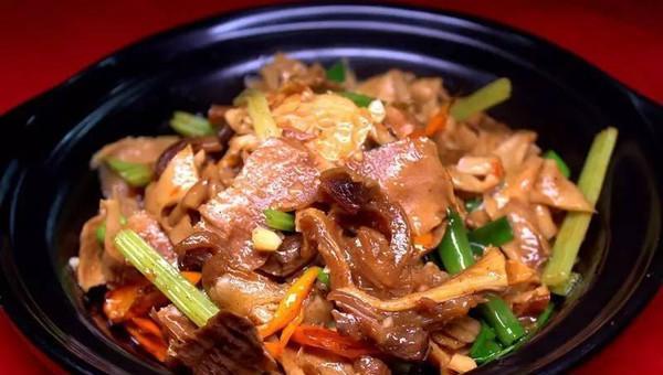 五花肉焖鲜笋怎么做？步骤和技巧是什么？
