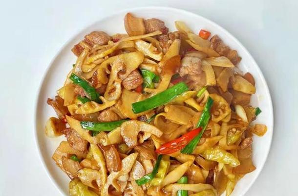 五花肉焖鲜笋怎么做？步骤和技巧是什么？  第3张