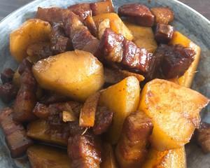 五花肉焖土豆怎么做？步骤和技巧有哪些？  第3张
