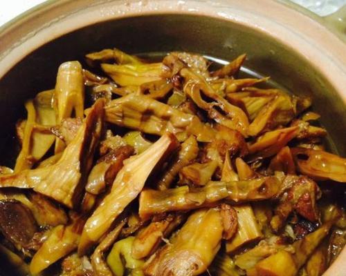 五花肉焖笋干怎么做？步骤和技巧有哪些？  第2张