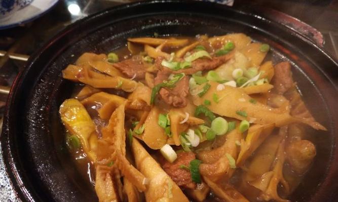 五花肉焖笋怎么做？步骤和技巧有哪些？  第2张