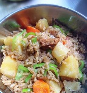 五花肉焖米饭怎么做？步骤和技巧有哪些？