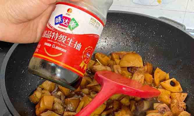 五花肉焖莲藕怎么做？步骤详细解答！  第3张