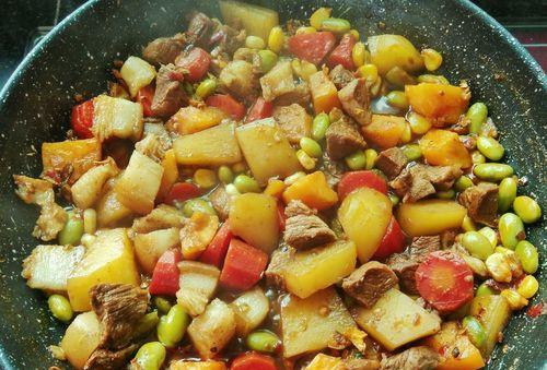 五花肉焖饭怎么做？步骤和技巧有哪些？  第3张