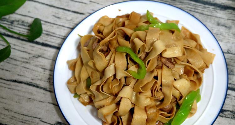 五花肉焖豆腐皮怎么做？步骤和技巧有哪些？  第3张