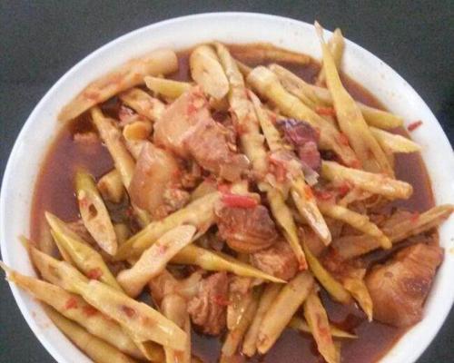 五花肉焖春笋怎么做？步骤和技巧有哪些？  第2张