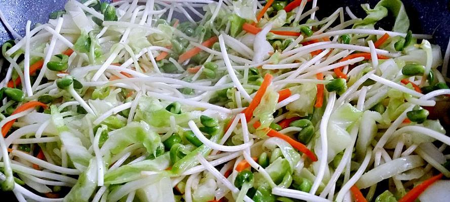 五花肉卷绿豆芽怎么做？步骤和技巧有哪些？  第3张