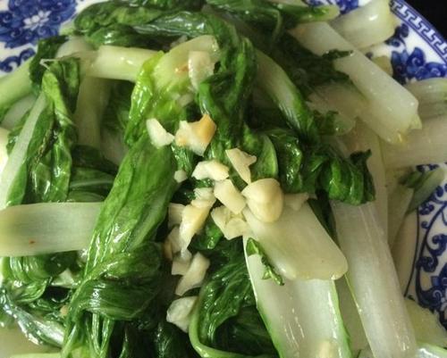 五花肉烩小白菜的做法是什么？如何做出鲜香可口的五花肉烩小白菜？  第3张