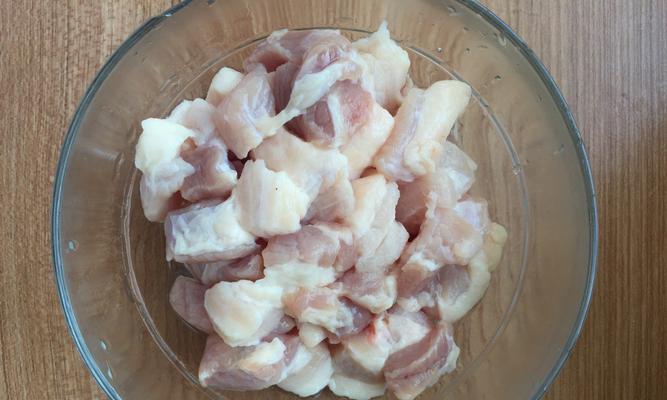 五花肉烀萝卜丁怎么做？步骤是什么？