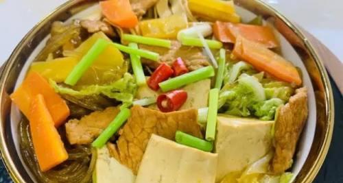 五花肉粉条炖豆腐怎么做？步骤和技巧有哪些？  第3张