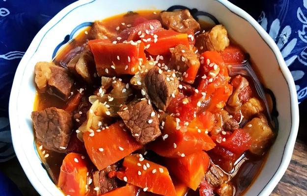 五花肉顿胡萝卜怎么做？有哪些步骤和技巧？  第3张