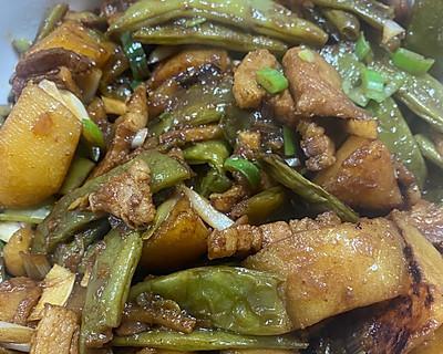 五花肉炖芸豆怎么做？步骤和技巧有哪些？