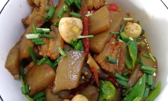 五花肉炖野菜怎么做？有哪些步骤和技巧？  第3张