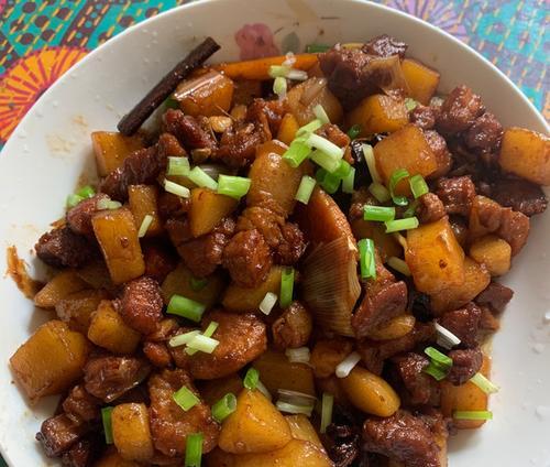 五花肉炖土豆怎么做？步骤和技巧有哪些？  第3张