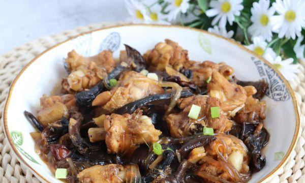 五花肉炖粉条蘑菇怎么做？步骤和技巧是什么？  第3张