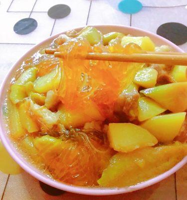 五花肉炖粉条怎么做？步骤详细解答！  第3张