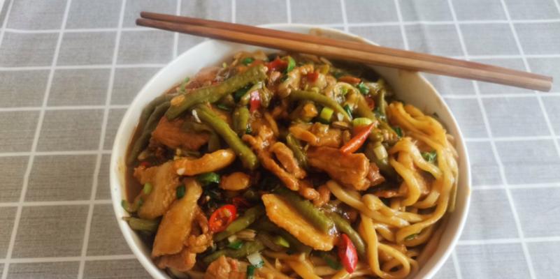 五花肉豆角焖面怎么做？步骤和技巧有哪些？