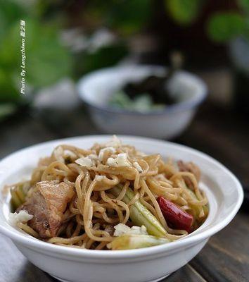 五花肉豆角焖面怎么做？步骤和技巧有哪些？  第3张