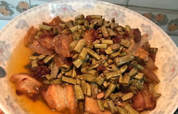 五花肉炒油豆角怎么做？步骤和技巧有哪些？  第2张