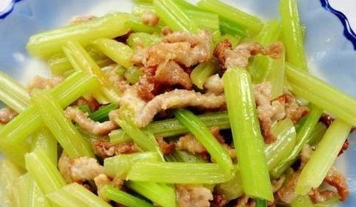 五花肉炒香芹怎么做？步骤和技巧是什么？  第2张