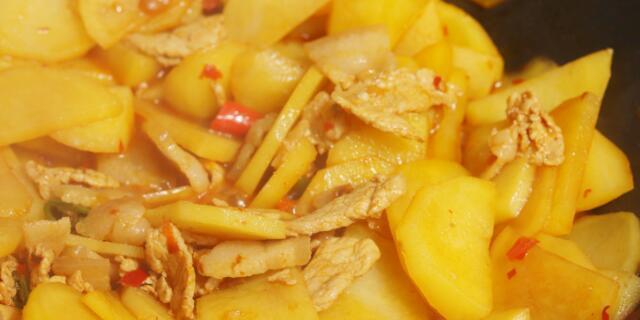 五花肉炒土豆怎么做？步骤和技巧有哪些？
