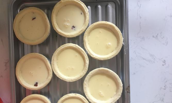 超简易版蛋挞怎么做？步骤和材料有哪些？  第3张
