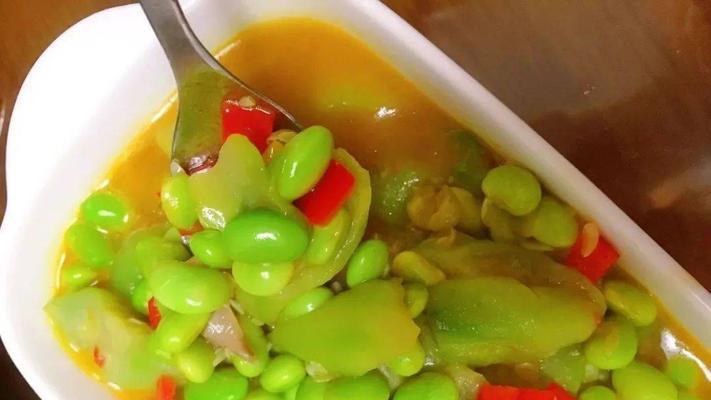 青红辣椒丝瓜炒肉怎么做？步骤和技巧有哪些？  第3张