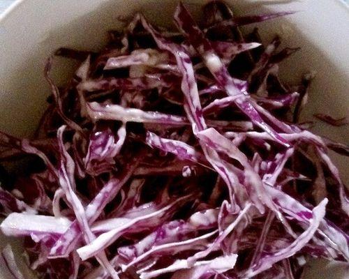 紫甘蓝丝怎么做？有哪些健康又美味的做法？  第2张