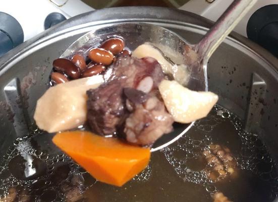 青豆排骨汤怎么做？有哪些步骤和技巧？  第2张