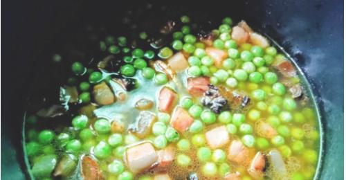 豌豆腊肉焖饭怎么做？步骤详解和常见问题解答？