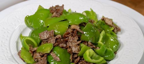 青尖椒炒鸭蛋的做法是什么？这道菜有哪些烹饪技巧？