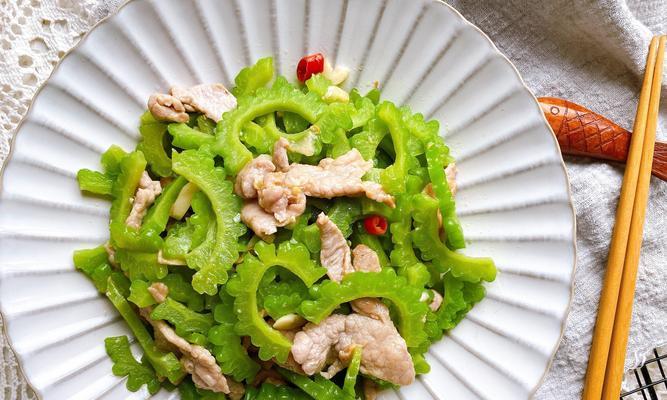 五花肉炒苦瓜片怎么做？步骤和技巧有哪些？  第3张