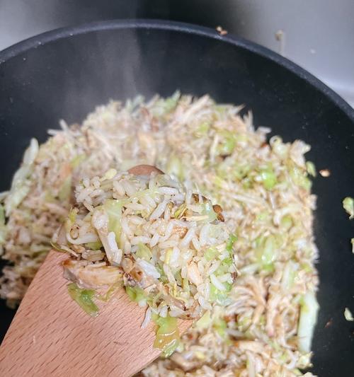 包菜炒饭怎么做才好吃？有哪些小技巧可以分享？  第3张
