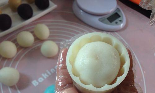 自制冰皮蛋黄月饼怎么做？步骤和技巧有哪些？  第3张