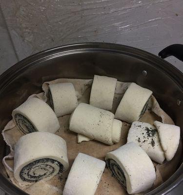 香甜芝麻卷怎么做？有哪些步骤和技巧？