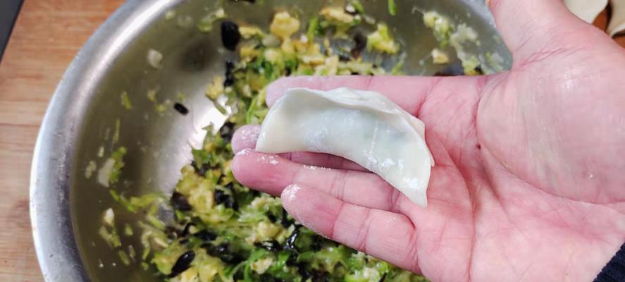 三鲜饺子馅儿怎么做？有哪些制作技巧和常见问题解答？  第2张
