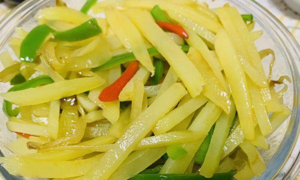 清炒土豆圆椒丝怎么做？步骤和技巧有哪些？