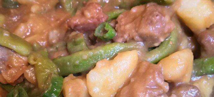 土豆芸豆炖排骨怎么做？步骤和技巧有哪些？