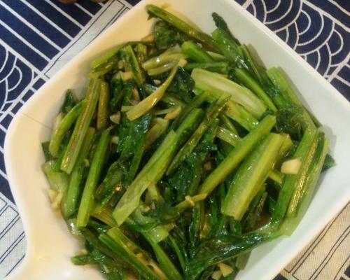清炒麦菜的做法是什么？如何保持麦菜的鲜嫩口感？  第3张