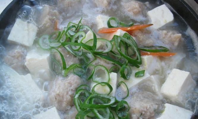 白菜豆腐丸子汤的做法是什么？如何做出美味的白菜豆腐丸子汤？