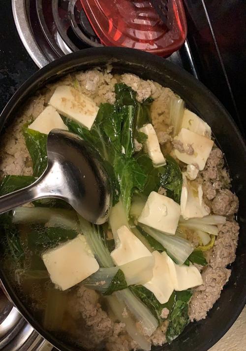 白菜豆腐丸子汤的做法是什么？如何做出美味的白菜豆腐丸子汤？  第3张