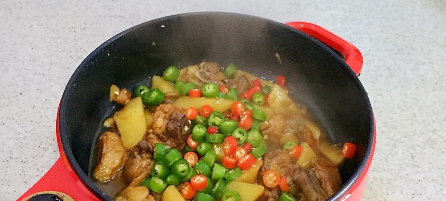 土豆闷鸡的做法是什么？步骤详解及常见问题解答？  第2张