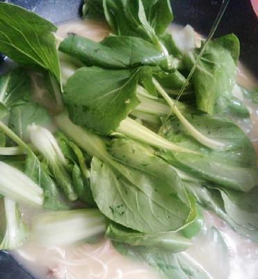 蔬菜虾皮面怎么做？有哪些步骤和技巧？  第2张