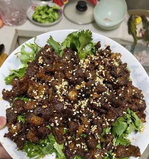 孜然羊肉烤制的做法是什么？如何在家做出美味的孜然羊肉？